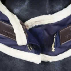Kentucky Horsewear Kentucky Stapmolen Deken Waterproof 160g Navy 18 Kentucky Horsewear Kentucky Stapmolen Deken Waterproof 160g Navy -Kentucky Horsewear Winkel agradi 44669512 2.02e4c2