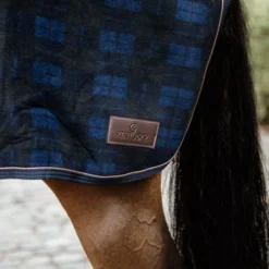 Kentucky Horsewear Kentucky Uitrijdeken Vierkant Heavy Fleece Donker Blauw -Kentucky Horsewear Winkel ken 52208 geruit4.95870e