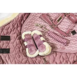 Kentucky Horsewear Kentucky Kogelbeschermer Young Horse Velvet Vegan Bont Oud Roze 16 Kentucky Horsewear Kentucky Kogelbeschermer Young Horse Velvet Vegan Bont Oud Roze -Kentucky Horsewear Winkel kentucky 179a4725.a0f009