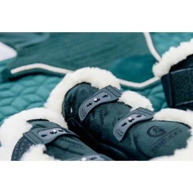 Kentucky Horsewear Kentucky Peesbeschermers Bamboo Elastic Velvet Vegan Bont Donker Groen 7 Kentucky Horsewear Kentucky Peesbeschermers Bamboo Elastic Velvet Vegan Bont Donker Groen - Afbeelding 7