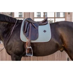 Kentucky Horsewear Kentucky Dressuur Zadeldekje Classic Leer Dusty Green 14 Kentucky Horsewear Kentucky Dressuur Zadeldekje Classic Leer Dusty Green -Kentucky Horsewear Winkel kentucky 485a7871.861986