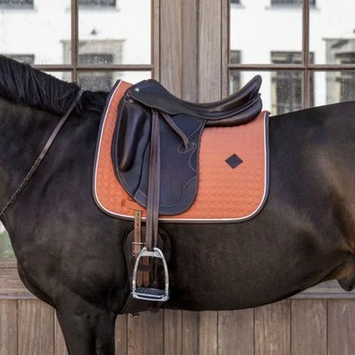 Kentucky Horsewear Kentucky Dressuur Zadeldekje Classic Leer Oranje 1 Kentucky Horsewear Kentucky Dressuur Zadeldekje Classic Leer Oranje
