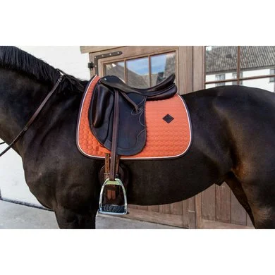 Kentucky Horsewear Kentucky Dressuur Zadeldekje Classic Leer Oranje 2 Kentucky Horsewear Kentucky Dressuur Zadeldekje Classic Leer Oranje - Afbeelding 2