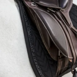 Kentucky Horsewear Kentucky Zadeldekje Glitter Stone Springen Zwart 9 Kentucky Horsewear Kentucky Zadeldekje Glitter Stone Springen Zwart -Kentucky Horsewear Winkel kentucky 485a8034 e8502ded370e565d04389cf2c54c4715 article photobook crop.e0a3bf