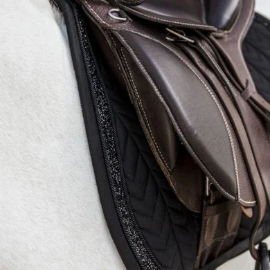 Kentucky Horsewear Kentucky Zadeldekje Glitter Stone Springen Zwart 4 Kentucky Horsewear Kentucky Zadeldekje Glitter Stone Springen Zwart - Afbeelding 4