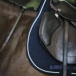 Kentucky Horsewear Kentucky Spring Zadeldekje Color Edition Navy Full -Kentucky Horsewear Winkel kentucky pring zadeldekje color edition navy 2.fd2d54