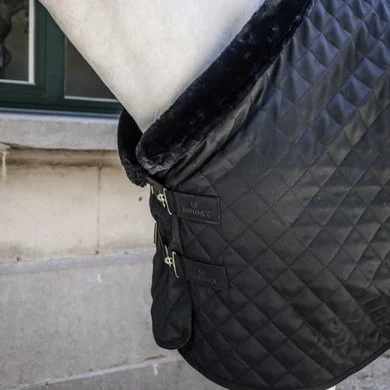 Kentucky Horsewear Kentucky Showdeken 160g Zwart/Zwart 2 Kentucky Horsewear Kentucky Showdeken 160g Zwart/Zwart - Afbeelding 2