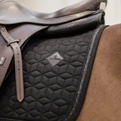 Kentucky Horsewear Kentucky Zadeldekje Glitter Rope Springen Zwart Full 2 Kentucky Horsewear Kentucky Zadeldekje Glitter Rope Springen Zwart Full - Afbeelding 2