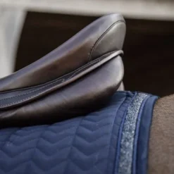 Kentucky Horsewear Kentucky Zadeldekje Glitter Stone Dressuur Navy Full 7 Kentucky Horsewear Kentucky Zadeldekje Glitter Stone Dressuur Navy Full -Kentucky Horsewear Winkel kentucky zadeldekje glitter stone dressuur navy 2.859f7f