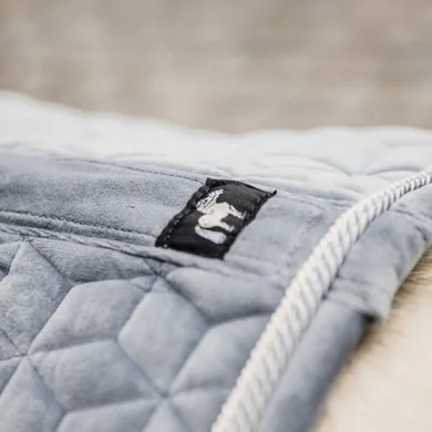 Kentucky Horsewear Kentucky Zadeldekje Velvet Lichtblauw Pony 2 Kentucky Horsewear Kentucky Zadeldekje Velvet Lichtblauw Pony - Afbeelding 2