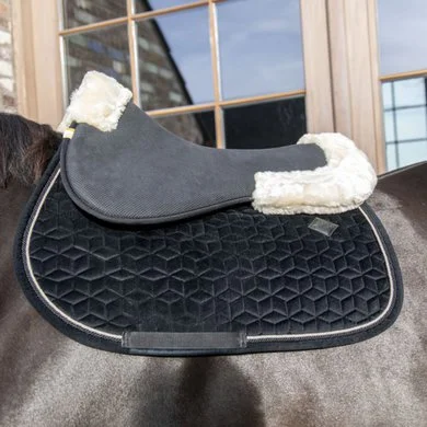 Kentucky Horsewear Kentucky Zadelonderlegger Halfpad Anatomic Absorb Nat/Black -Kentucky Horsewear Winkel kentucky zadelonderlegger halfpad anat absorb black naturel.ffc773