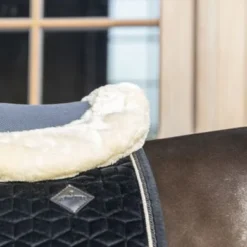 Kentucky Horsewear Kentucky Zadelonderlegger Halfpad Sheepskin Absorb Navy 8 Kentucky Horsewear Kentucky Zadelonderlegger Halfpad Sheepskin Absorb Navy -Kentucky Horsewear Winkel kentucky zadelonderlegger halfpad sheepskin absorb navy 2.eaf21b