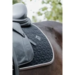 Kentucky Horsewear Kentucky Zadeldekje Skin Friendly Dressuur Zwart Full -Kentucky Horsewear Winkel kentuckyhorsewear 42468 01 dr 5.76cb50