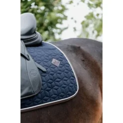 Kentucky Horsewear Kentucky Zadeldekje Skin Friendly Dressuur Navy Full -Kentucky Horsewear Winkel kentuckyhorsewear 42468 03 dr 5.32e6b5