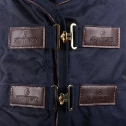 Kentucky Horsewear Kentucky Turnout Rug All Weather 0g Navy 20 Kentucky Horsewear Kentucky Turnout Rug All Weather 0g Navy -Kentucky Horsewear Winkel productagradi 44669498 1.b56748