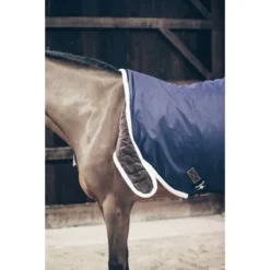 Kentucky Horsewear Kentucky Stapmolen Deken Waterproof 160g Navy 15 Kentucky Horsewear Kentucky Stapmolen Deken Waterproof 160g Navy -Kentucky Horsewear Winkel productkentucky 52106 3.c90590
